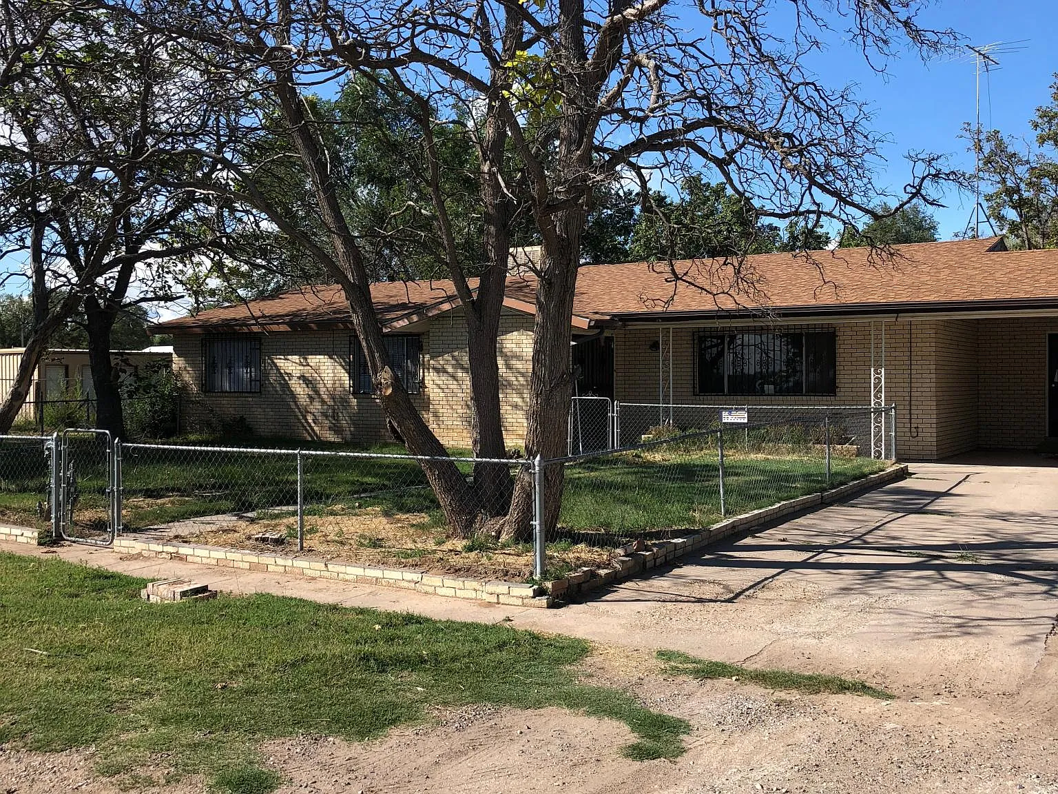 3 bed, 1.5 bath, 1600 sqft, $1,800 — Photo 3