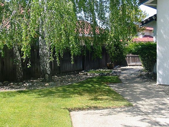 3rd image of 531 Shady Glen Ave