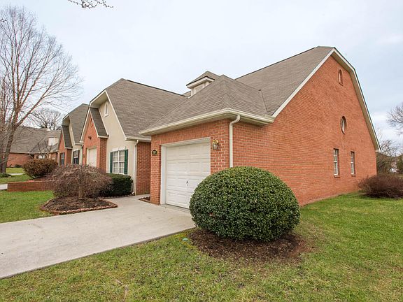 3rd image of 2818 Knob Creek Ln