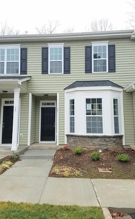 2 bed, $1,600 — Photo 1