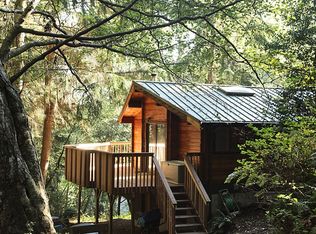 7980 Lummi Ct, Clinton, WA 98236