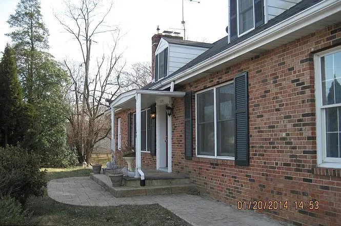 6 bed, 2718 sqft, $800 — Photo 2