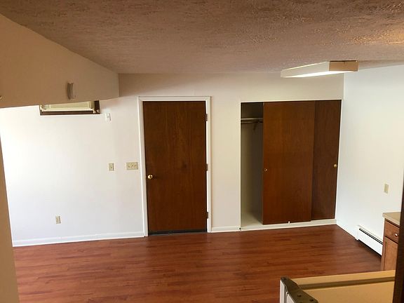 3rd image of 549 W College St APT 3