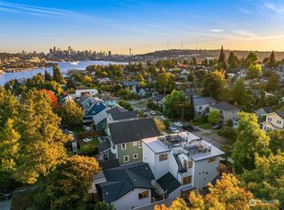 3934 Corliss Ave N #B, Seattle, WA 98103