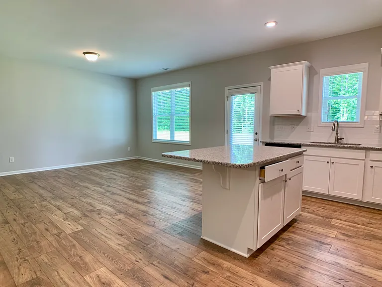 197 Diploma Dr — Photo 5