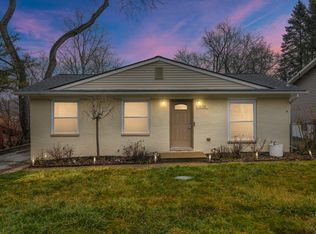 836 Elkinford Dr, White Lake, MI 48383