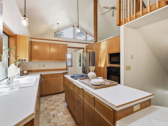 3rd image of 3298 Stoney Ridge Rd