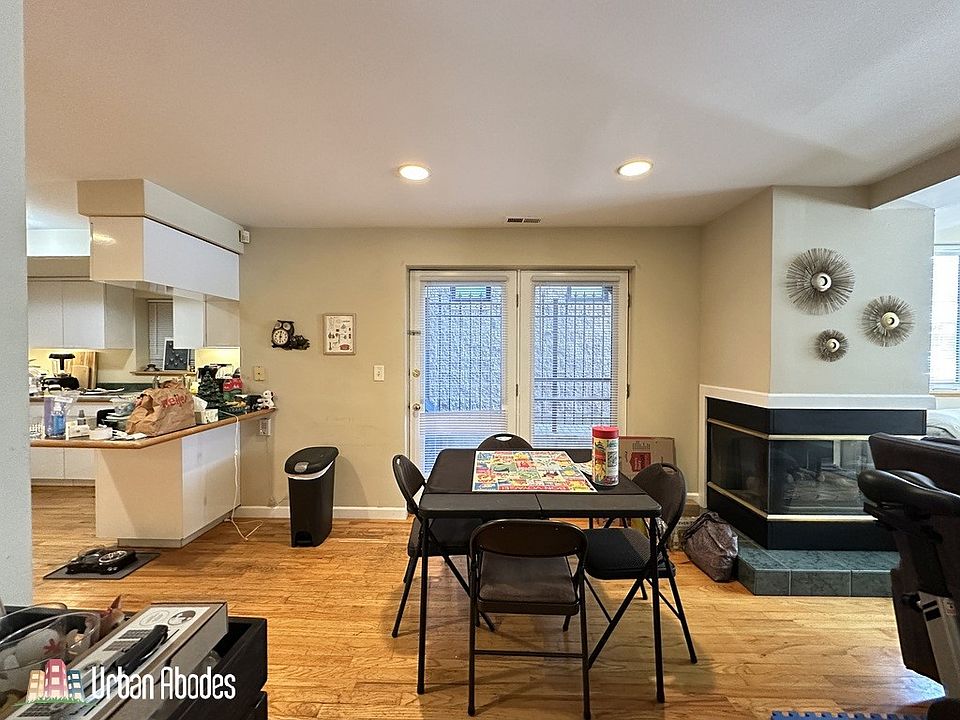 1st image of 3345 N Southport Ave #1G