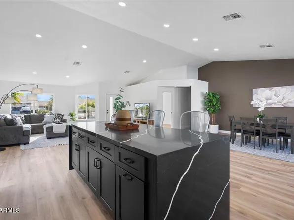 7740 W CALAVAR Road, Peoria, AZ 85381