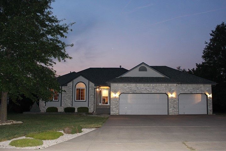 1st image of 1218 E Rainbow Dr