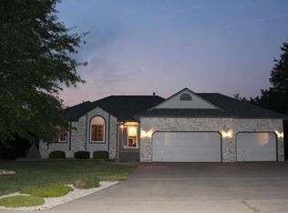 1218 E Rainbow Dr, Towanda, KS 67144