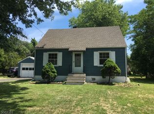 4 Dock Watch Hollow Rd, Warren, NJ 07059