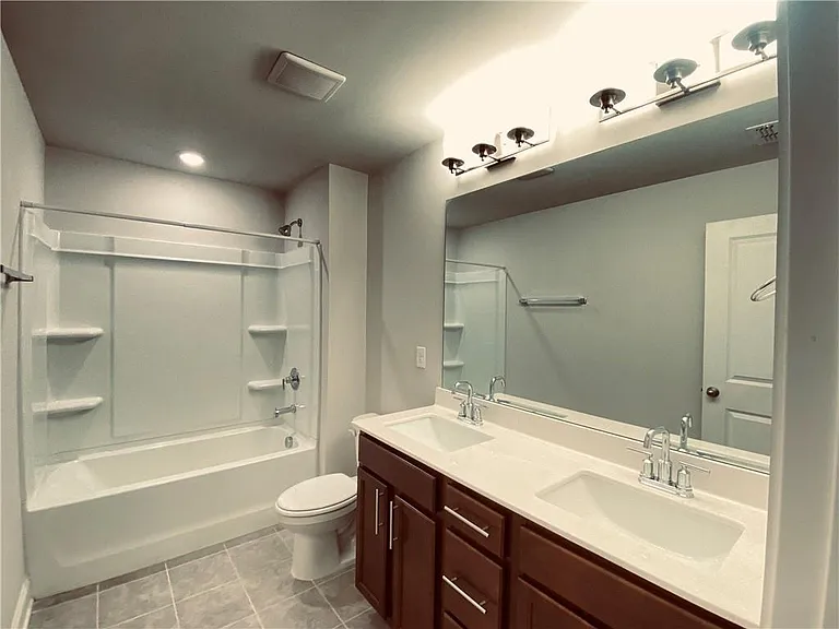 3290 Summerpoint Xing — Photo 31