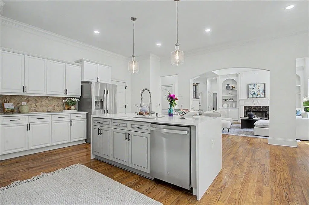 7 bed, 5.0 bath, 5514 sqft, $6,500 — Photo 3