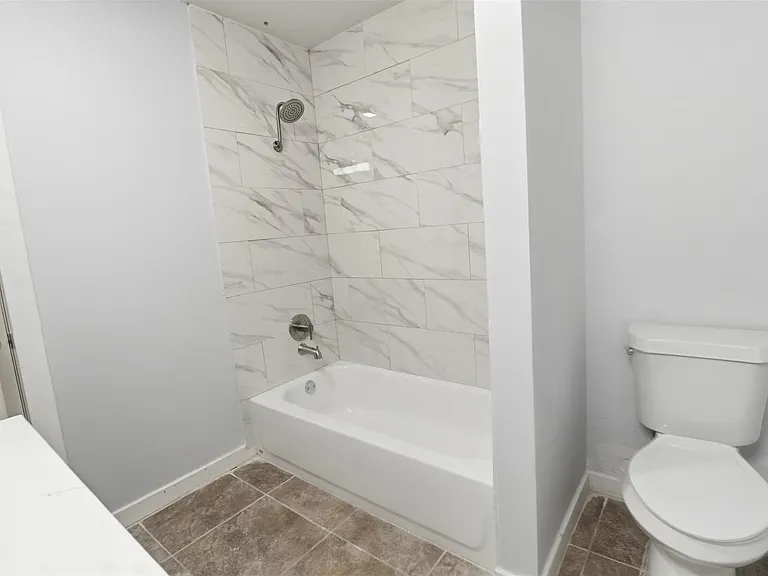 21131 Park Brook Dr — Photo 18