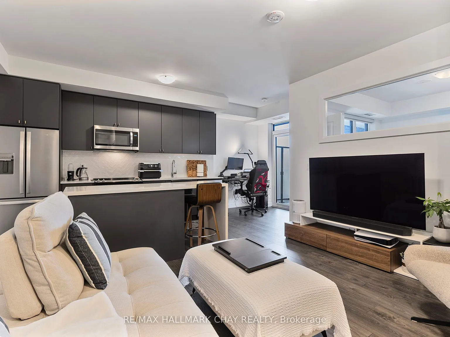 1 bed, $2,200 — Photo 2