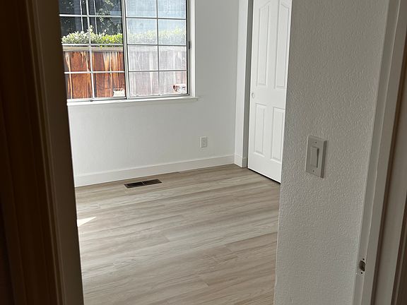 5th image of 1228 Pennyroyal Ter