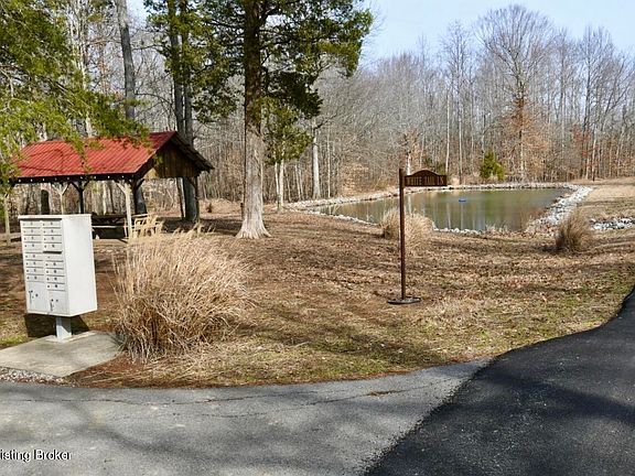 4th image of 405 Robbin Ln