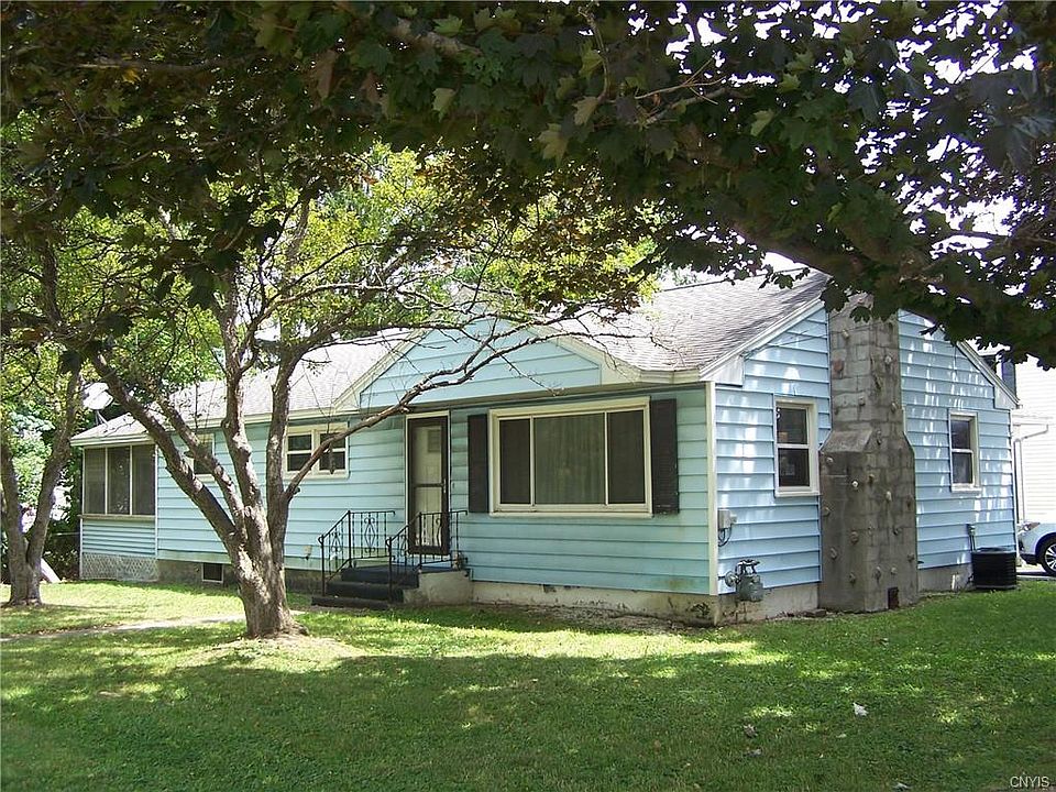 1st image of 8 Douglas St