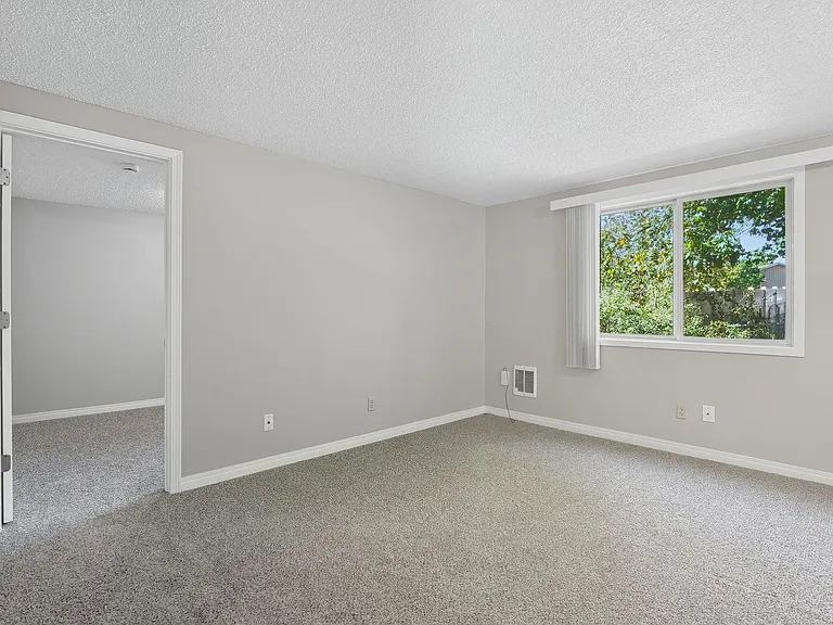Eagles Landing Apartments — Photo 51