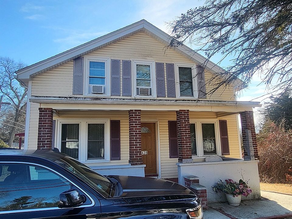 1st image of 438 School St