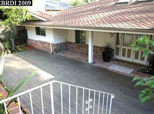 2915 Burdeck Dr, Oakland, CA