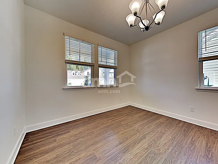 398 Sandstone Dr — Photo 8