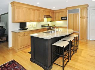 789 W Saddle River Rd, Ho Ho Kus, NJ 07423