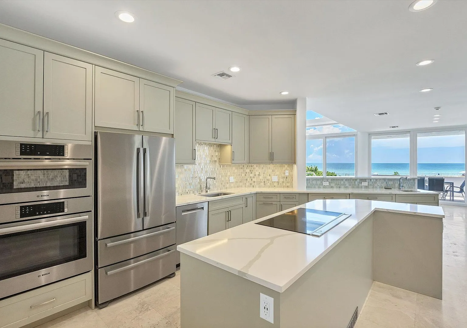 Beach Access & Gulf Views From This Incredible Luxury Home on Longboat Key — Photo 3