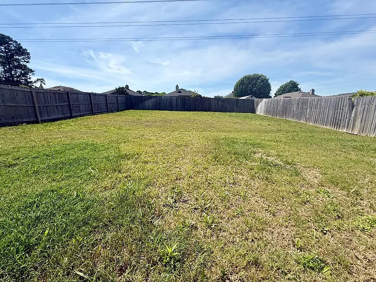 1411 Monterey Dr — Photo 20