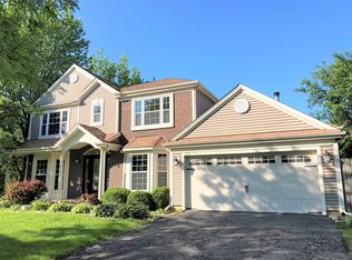 515 Surrey Ridge Dr, Cary, IL 60013