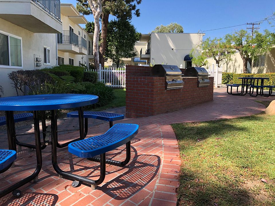 Village Townhomes Apartment Rentals Ventura, CA Zillow