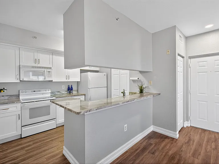 6481 Aragon Way #304 — Photo 8