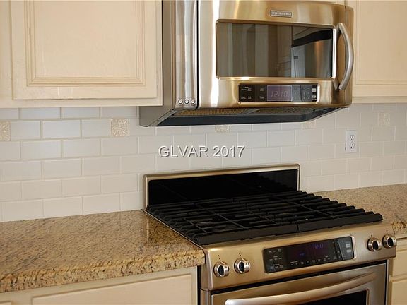 5th image of 9121 Sunnyfield Dr