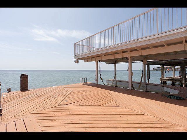 1st image of 5611 Laguna Cir S