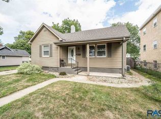 324 N Lake Ave, Sioux Falls, SD 57104
