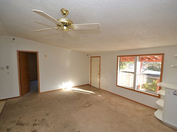 3rd image of 1340 Pilchuck Dr