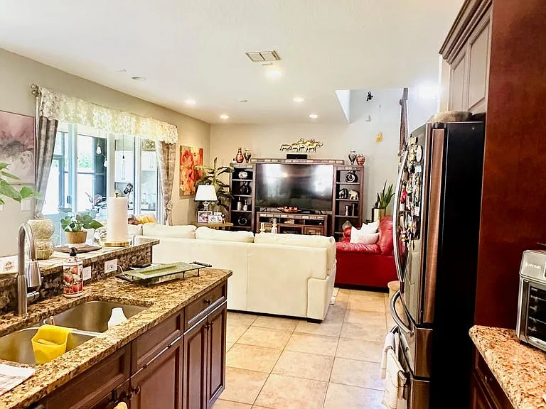 9205 Dupont Pl — Photo 17