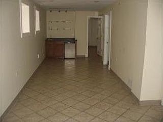 4th image of 922 N Washtenaw Ave #1