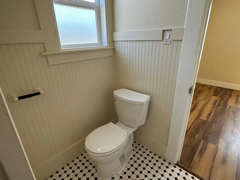 2025 I St — Photo 12