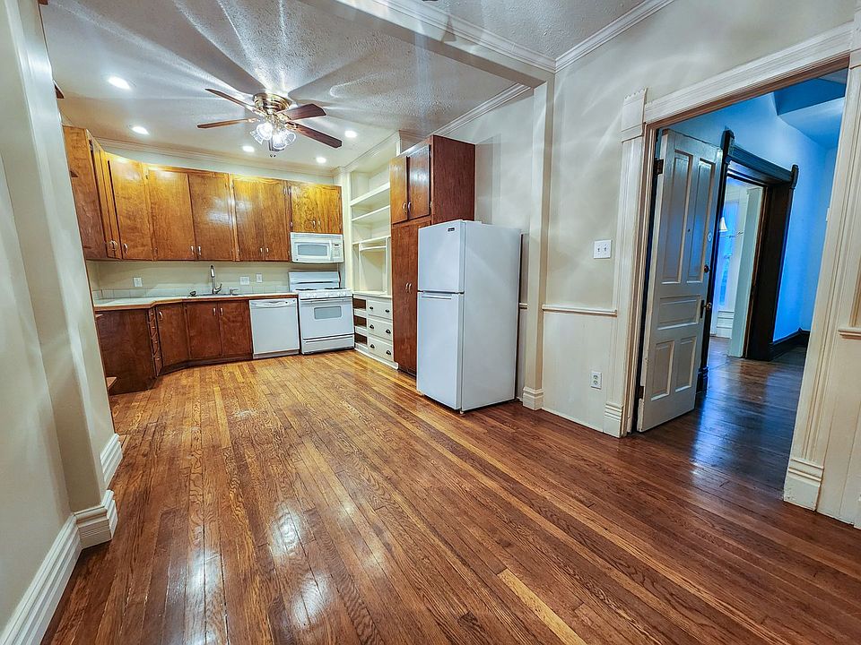 1st image of 829 Humboldt St APT 1