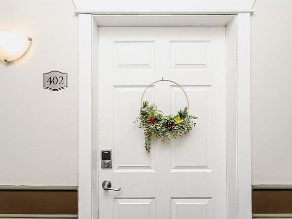 4th image of 10524 77th Ave NW #402