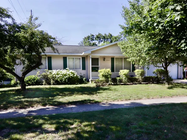 1340 Elmdale St NE, Grand Rapids, MI 49525