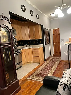 Sold by Manhattan Flats | media 4