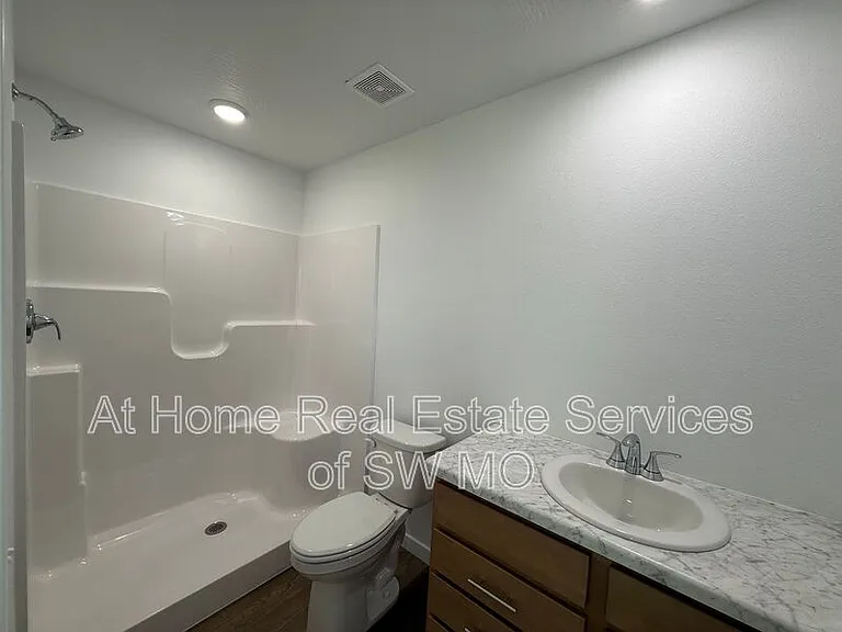 1098 Amherst Cir — Photo 10