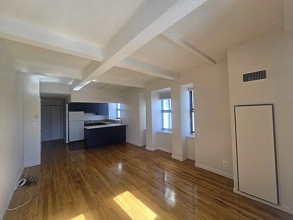 4th image of 160 Bleecker St #7AWW