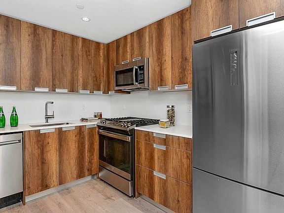 4th image of 350 45th St APT 7D
