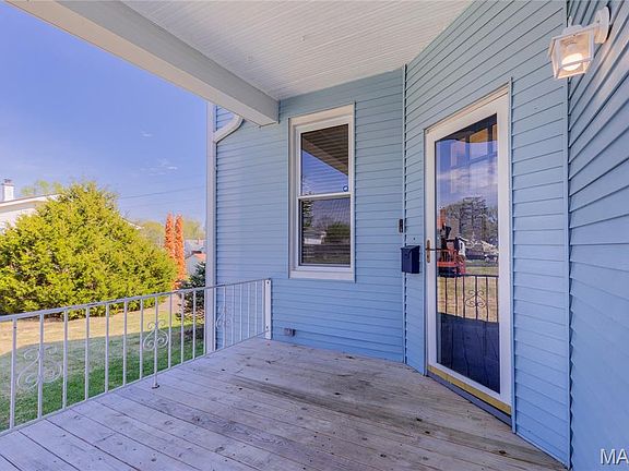 3rd image of 1528 N Church St