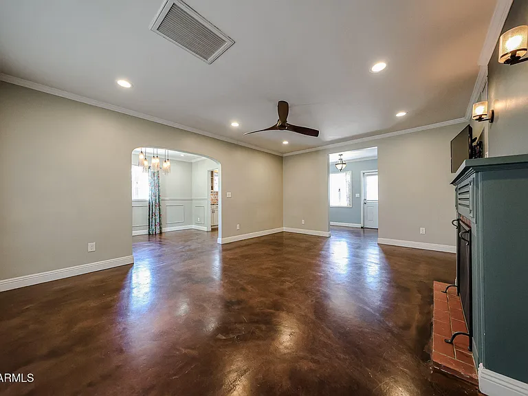 1317 W Holly St — Photo 16