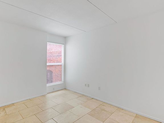 5th image of 1415 SW Park Ave #201